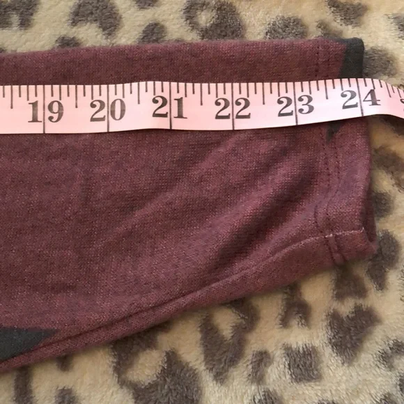 NWOT Hopely Star Top in Burgundy Maroon Size Small - Picture 13 of 16